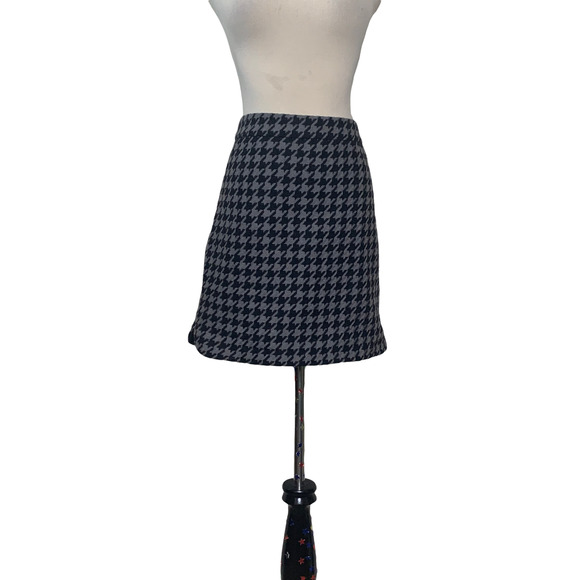 J. Crew black houndstooth lined mini a-lined skirt size 6 - Picture 3 of 7